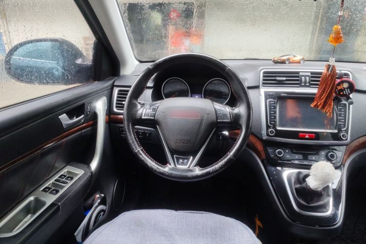 Used Haval H6 2015 Sport Edition 1.5T Manual Two-Wheel Drive Elite Model
