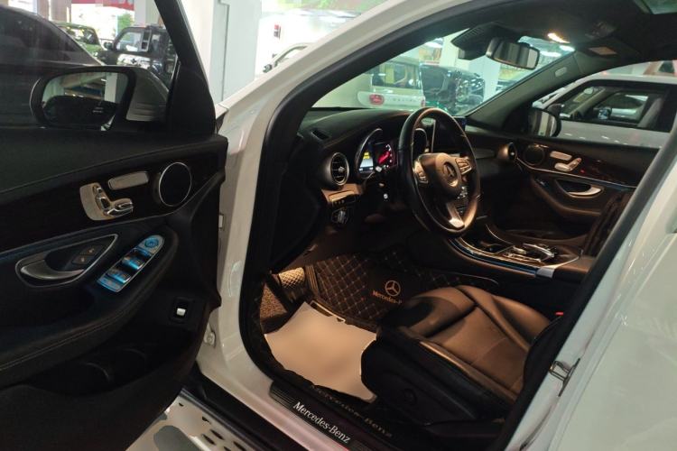 Used Mercedes-Benz GLC 2019 Facelift GLC 260 L 4MATIC Luxury Model
