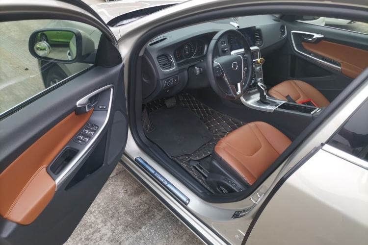 Used Volvo S60 2019 S60L Facelift T5 Intelligent Advanced Edition
