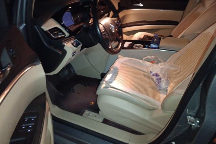 Used Buick GL8 2023 Land Executive Class 652T Smart Luxury Model
