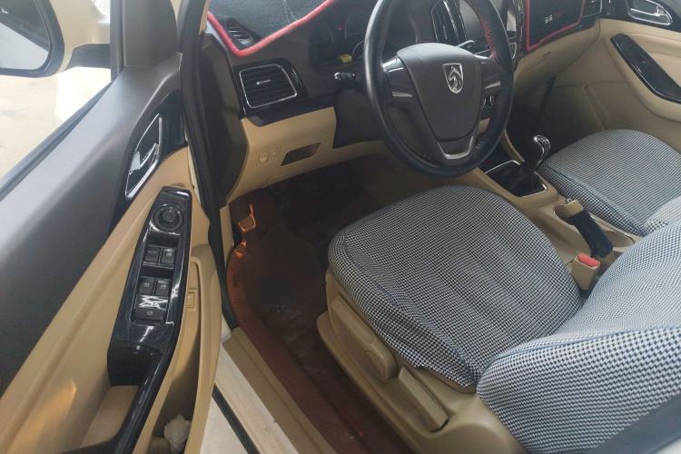 Used Baojun 730 2014 1.5L manual Comfort ESP version 7 seats