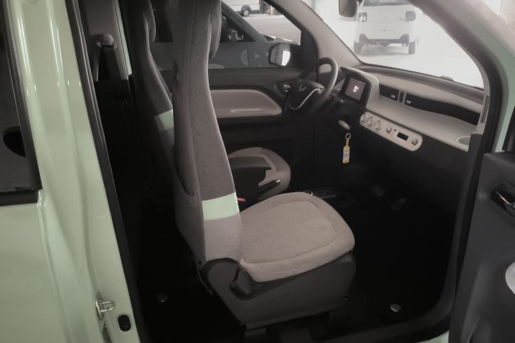 Used Wuling Hongguang MINIEV 2021 Macaron Fashion Model Lithium Iron Phosphate Right Front Seat