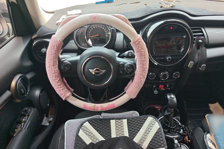 Used MINI 2016 1.5T COOPER Five-Door Edition Steering Wheel