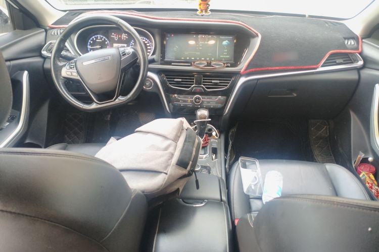 Used Venucia T90 2017 2.0L CVT Smart Edition Center Console