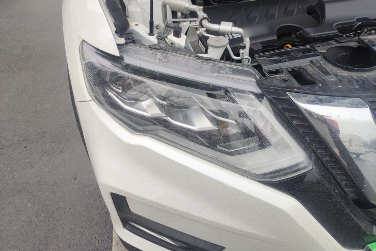 Used Nissan X-Trail 2023 Classic 2.0L Two-Wheel Drive Smart Connect Premium Edition
