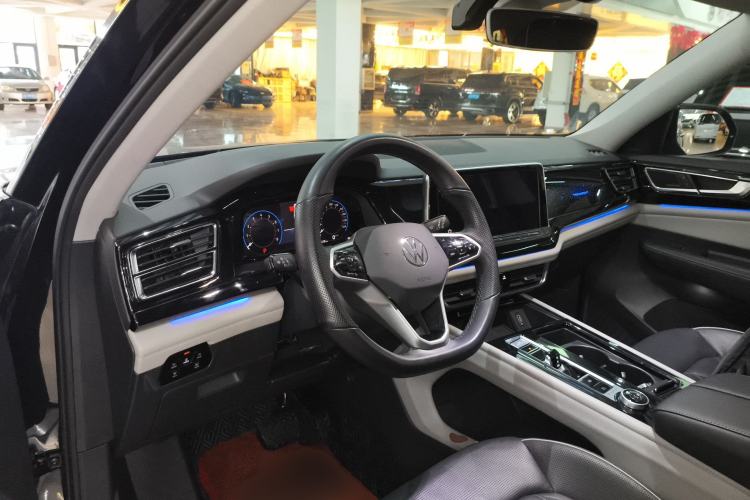 Used Volkswagen Teramont 2021 380TSI Four-Wheel Drive Prestige Flagship Edition Center Console