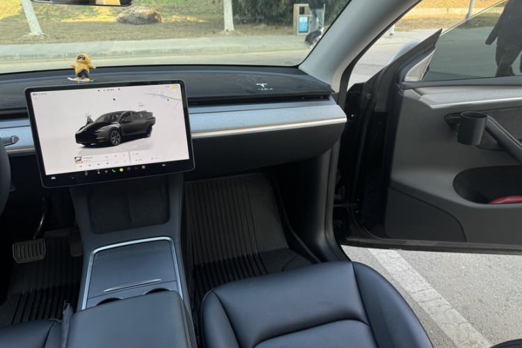 Used Tesla Model Y 2023 Rear-Wheel-Drive Version