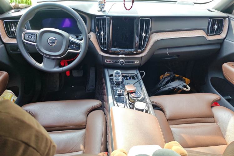 Used Volvo XC60 2023 B5 4x4 Smart Luxury Edition