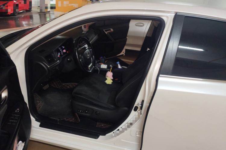 Used Lexus CT 2017 CT200h Elite Edition Two-Tone China V Standard