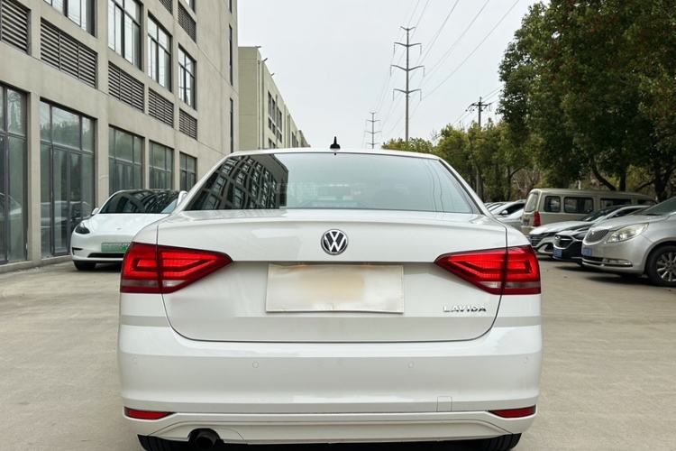 Used Volkswagen Lavida 2017 1.6L Automatic Fashion Edition Exterior 3