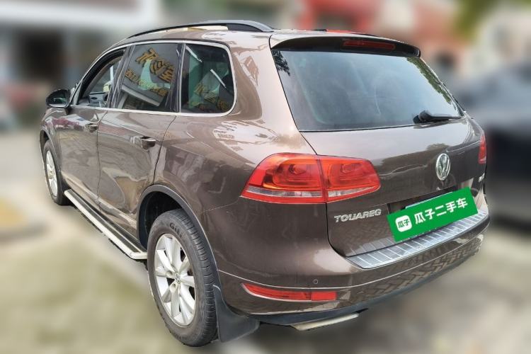 Used Volkswagen Touareg 2011 3.0 TSI High-End Version Rear Left 45 Deg
