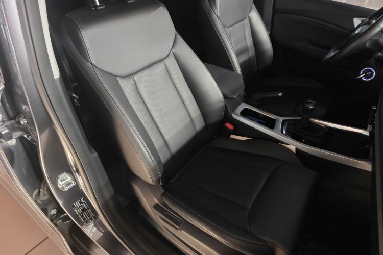 Used Wuling Jiachen 2022 1.5L Manual Comfort Edition Right Front Seat