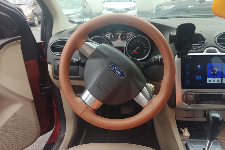 Used Ford Focus 2013 Hatchback Classic 1.8L Automatic Fashion Edition
