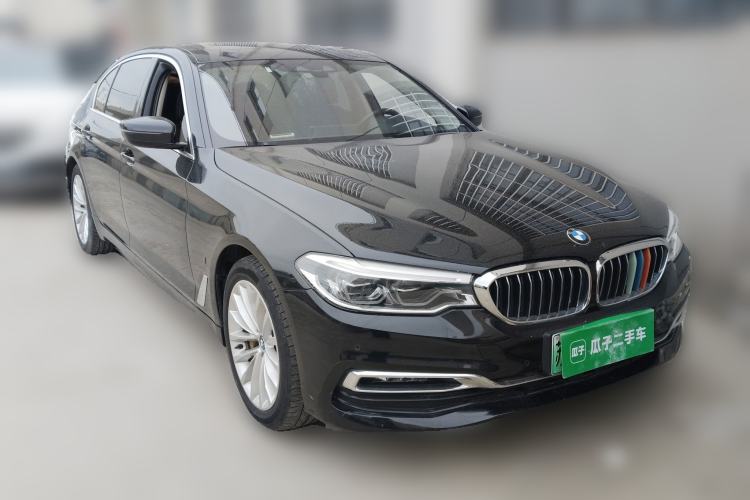 Used BMW 5 Series New Energy 2019 530Le Pioneer Edition Front Right 45 Deg