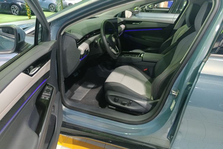 Used Volkswagen ID.7 VIZZION 2024 AIR model Left Front Seat