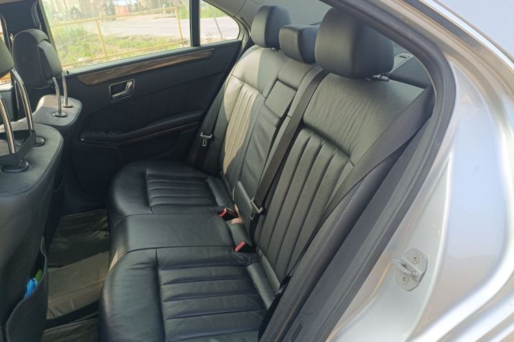 Used Mercedes-Benz E-Class 2009 E 300 Elegant Model
