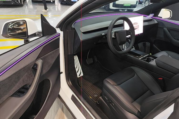 Used Tesla Model Y 2026 Long-Range All-Wheel-Drive Model
