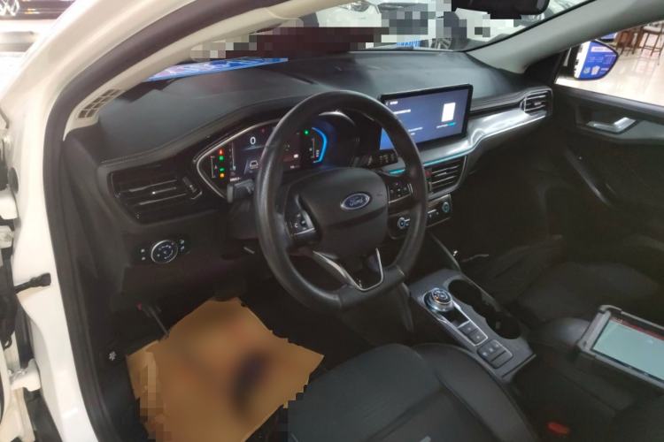 Used Ford Focus Active 2021 EcoBoost 180 Automatic Trendy Model Center Console