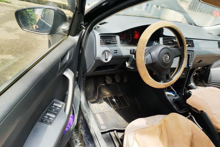 Used Volkswagen Santana 2013 1.6L Manual Fashion Edition Driver Seat