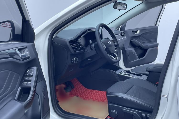 Used Ford Focus 2021 Hatchback EcoBoost 180 Automatic Titanium Edition Interior 1