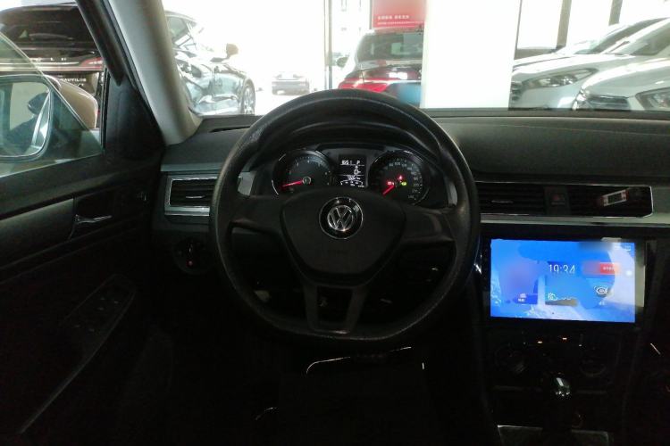 Used Volkswagen Bora 2016 1.6L Automatic Fashion Model Steering Wheel