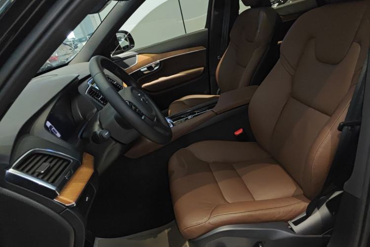 Used Volvo XC90 2025 B5 SmartDrive Luxury Edition 7-Seater
