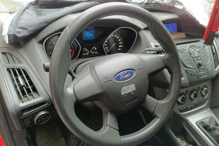 Used Ford Focus 2012 Hatchback 1.6L Manual Comfort Model Steering Wheel