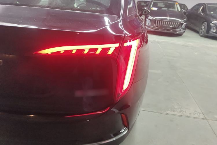 Used Hongqi E-QM5 2021 Charging Flagship Edition Exterior 3