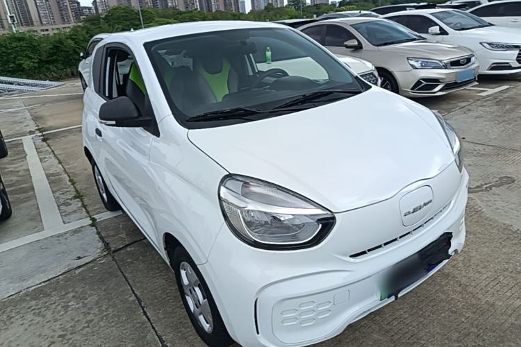 Used Roewe Clever 2021 302 km New Four-Seater Super-Efficient Version Front Right 45 Deg
