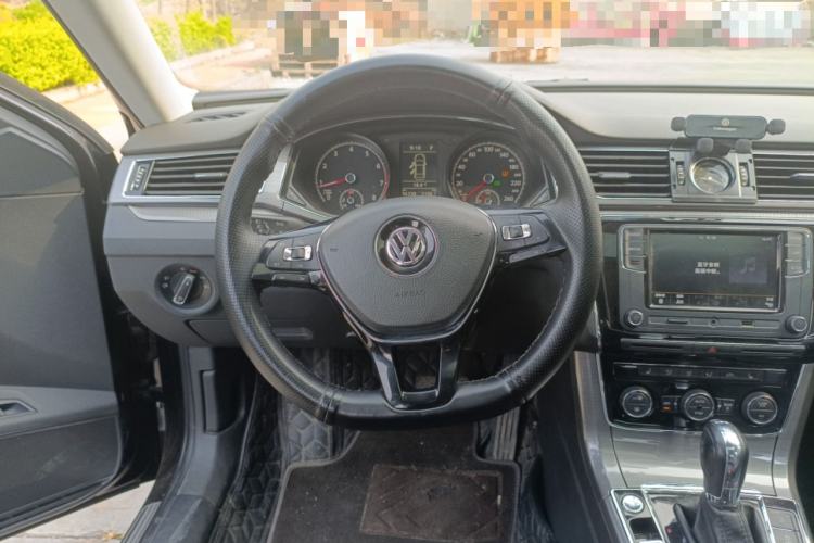 Used Volkswagen Passat 2017 280TSI DSG Luxury Edition
