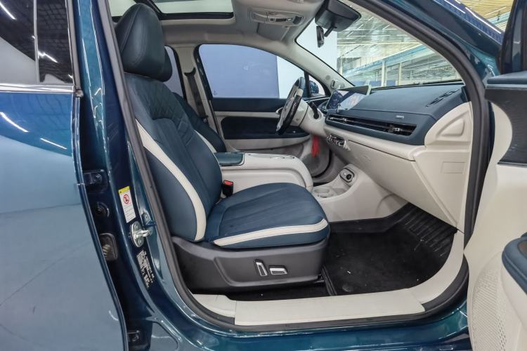 Used ORA Good Cat 2024 401 km Luxury Version 126 kW Right Front Seat