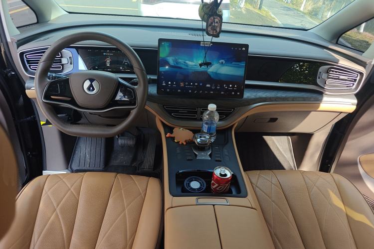 Used Denza D9 2022 DM-i 1040 Prestige Model
