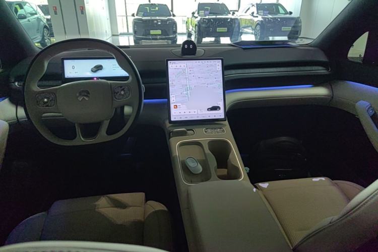 Used Nio ES6 2024 75 kWh Center Console