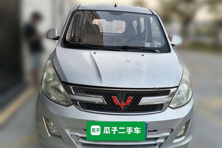 Used Wuling Rongguang V 2015 1.5L Standard Version
