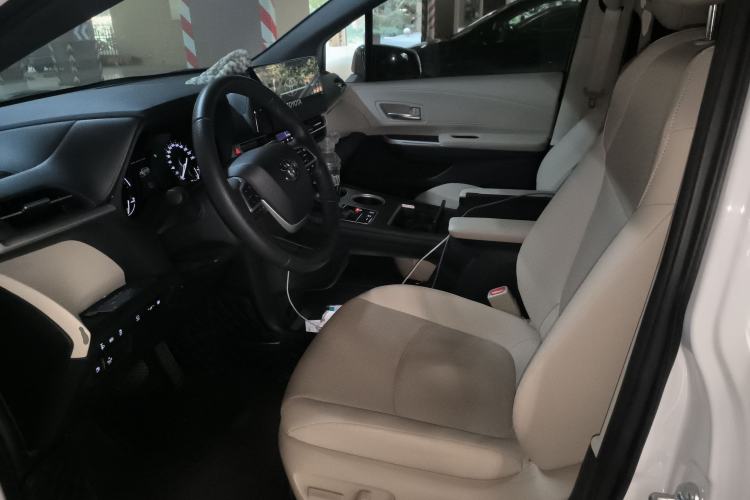 Used Toyota Granvia 2023 2.5L Hybrid Prestige PLUS Edition
