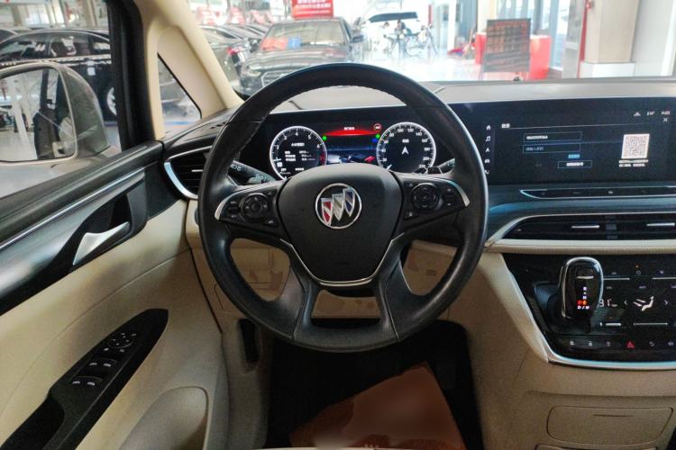 Used Buick GL8 2022 ES Landtrek 653T Luxury Edition