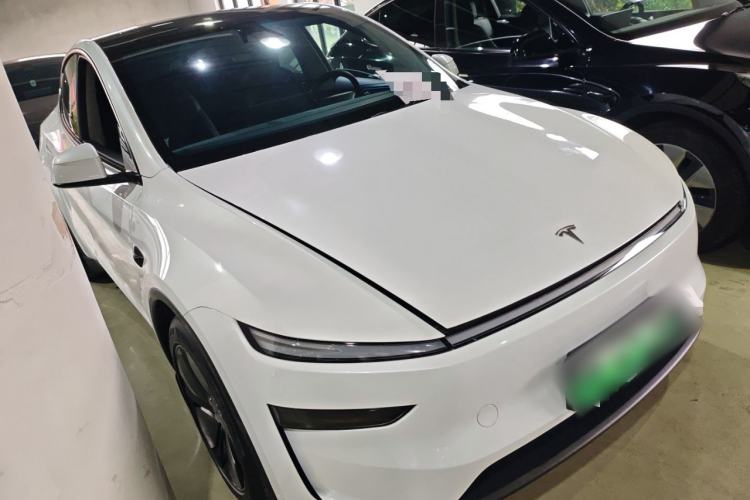 Used Tesla Model Y 2025 Long-Range All-Wheel-Drive Version