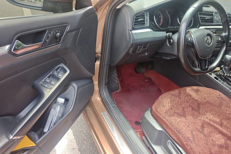 Used Volkswagen Lamando 2017 280TSI DSG Comfort Edition Driver Seat