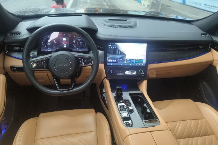 Used Lynk & Co 09 2021 2.0T Halo Seven-Seater
