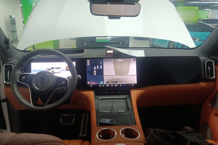 Used Hima AITO M8 2025 Extended-Range Ultra Version 53.4 kWh 5-Seater Edition Center Console