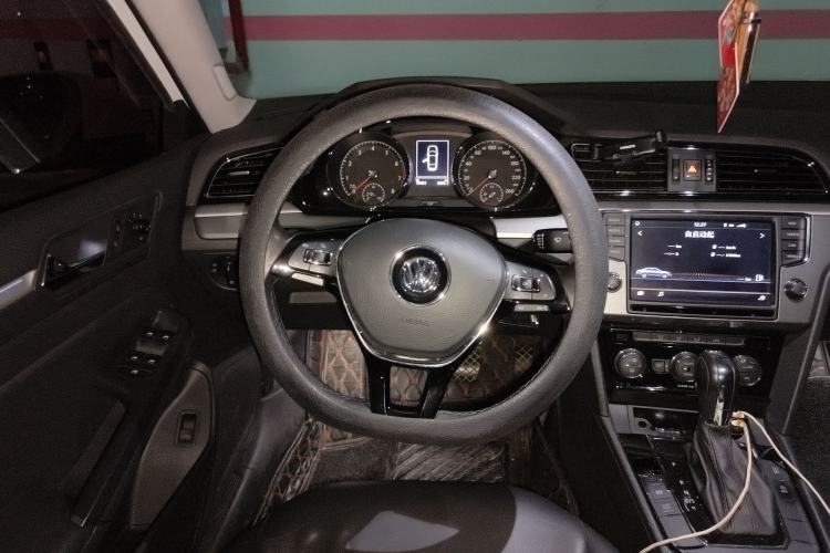 Used Volkswagen Lamando 2018 280TSI DSG Comfort Edition Steering Wheel