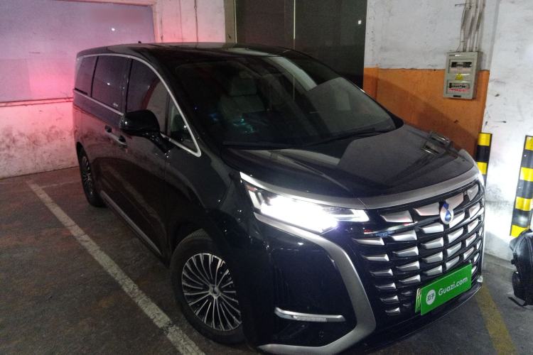 Used Denza D9 2024 DM-i 970 Luxury Model
