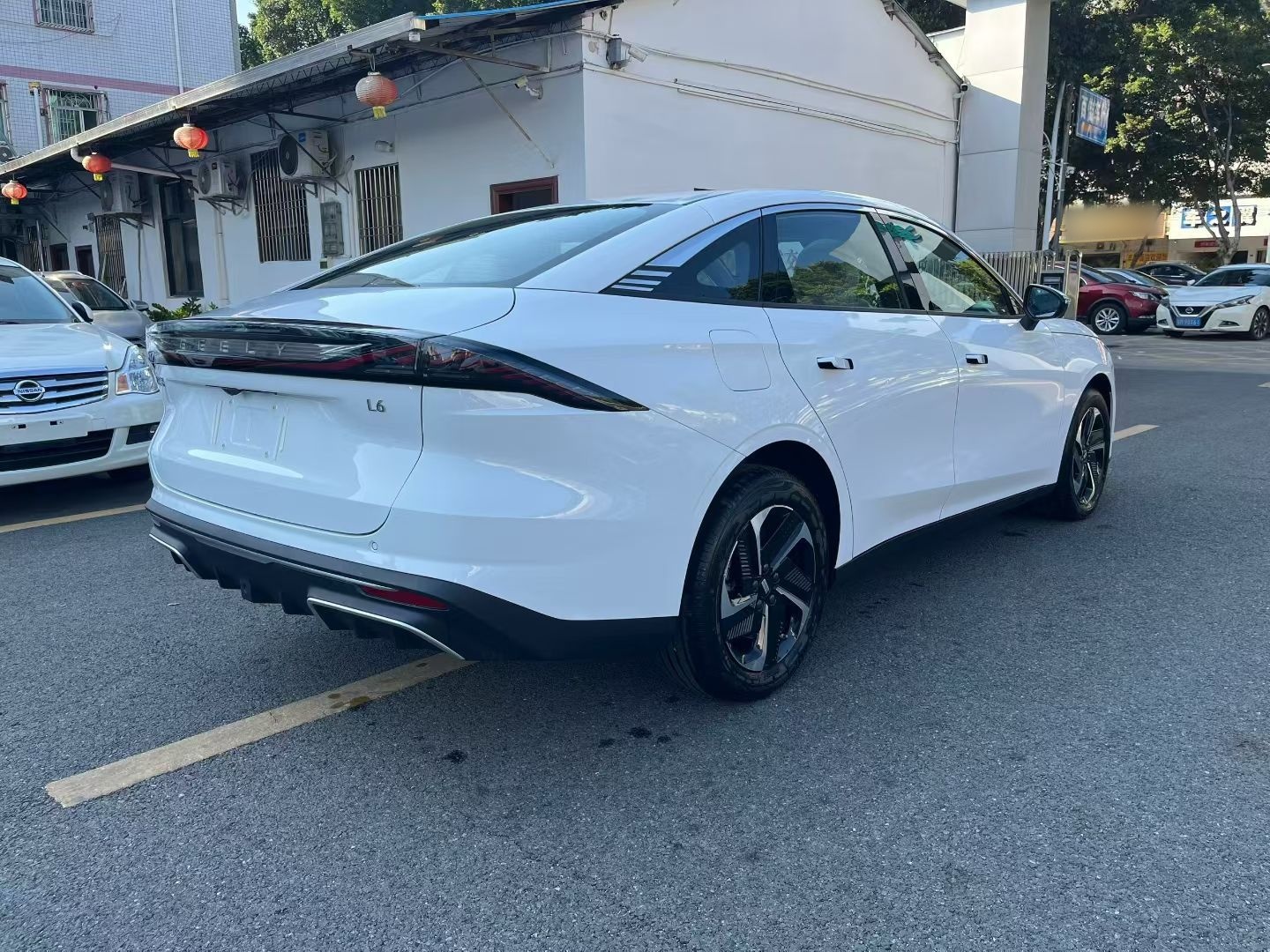 Geely Galaxy L6 2024 125km PLUS Dragon Edition — снимка 9