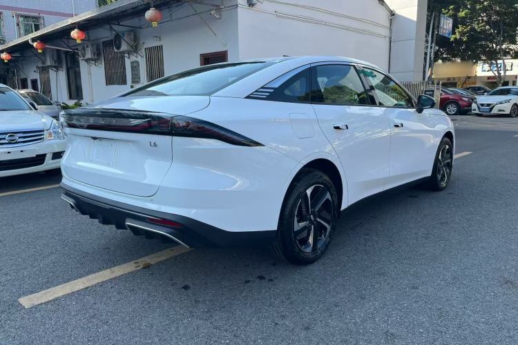 Used Geely Galaxy L6 2024 125km PLUS Dragon Edition Exterior 6