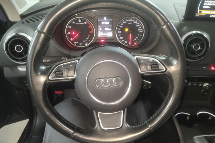 Used Audi A3 2016 Limousine 35 TFSI Style Edition Steering Wheel