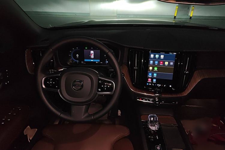 Used Volvo XC60 2023 B5 4x4 Smart Luxury Edition