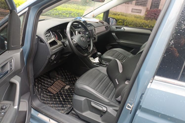 Used Volkswagen Touran 2018 Volkswagen Touran L 280TSI DSG Boundary Edition 7 Seats China VI Standard Driver Seat