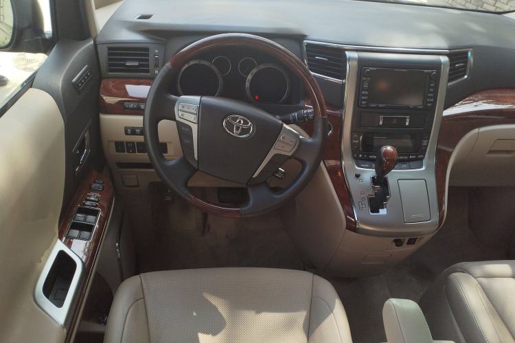 Used Toyota Alphard 2011 3.5L Luxury Edition
