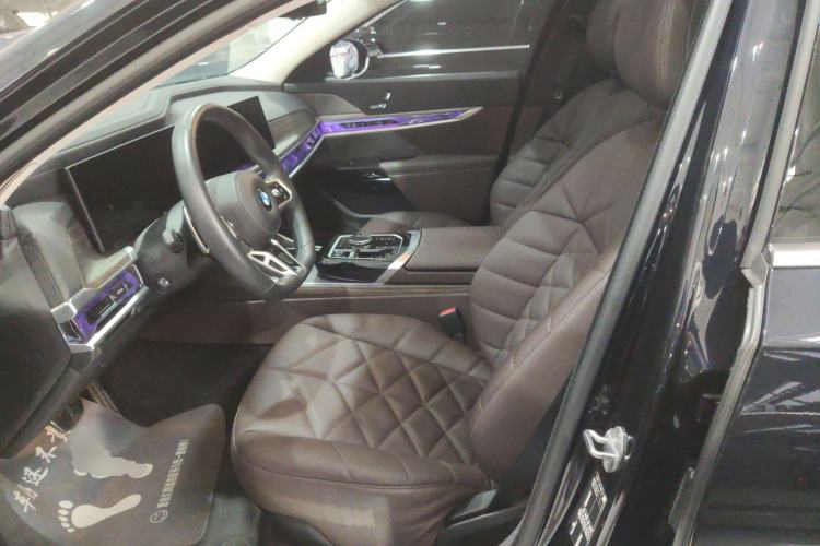 Used BMW 7 Series 2023 735Li M Sport Package Left Front Seat