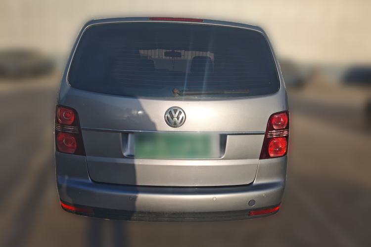 Used Volkswagen Touran 2008 2.0L Smart Edition 5-seat Manual Rear